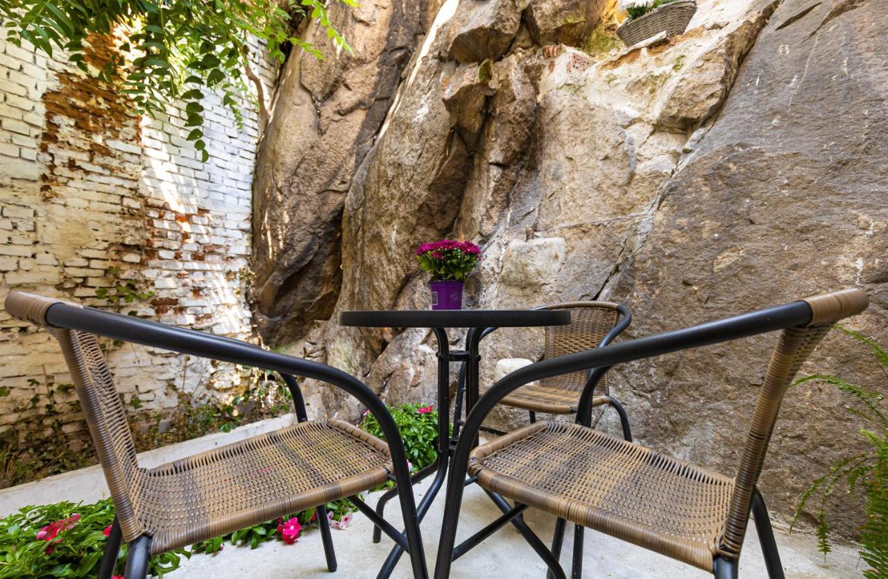 The Old Town Vintage 2-Bedroom Jewel By Flat Mаnager Φιλιππούπολη Εξωτερικό φωτογραφία